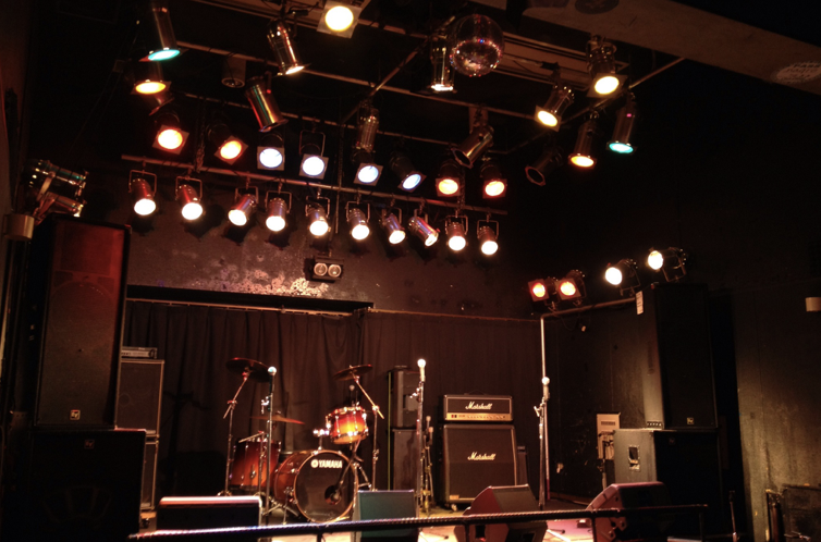 新品⭐︎即完売クラブハウスClubhausスリッパ42 L 販売終了】 裸族のお立ち台DJ Revolution (CROS2U3RV